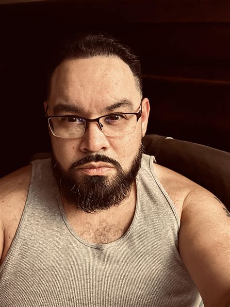 Fresh cut and lining for the holiday. : r/beards