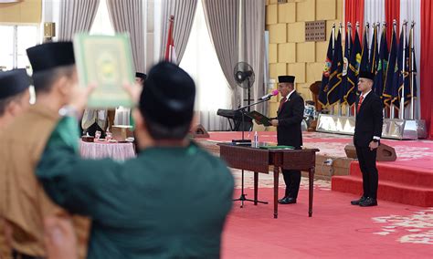 Lantik Pejabat Administrator Pengawas Dan Kepsek Edy Rahmayadi