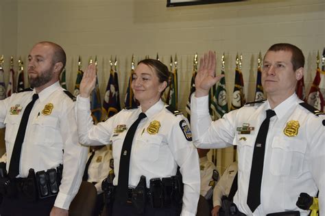 How much does a police officer earn in your city 13