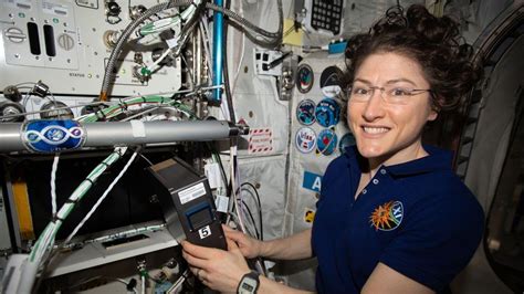 Christina Koch Nasa Astronaut Sets New Female Space Record Bbc News