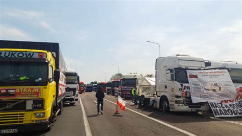 Economica Net Camionagiii Polonezi Vor Extinde Protestul Mpotriva