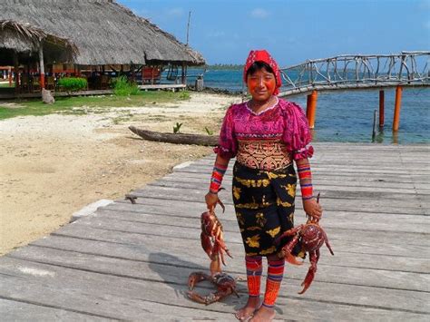 Kuna Woman Mujer Cangrejo Crab San Blas Panama Panama Travel Group