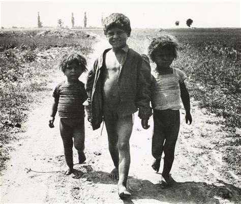 André Kertész ENFANTS TZIGANES ESZTERGOM 1917 MutualArt Andre