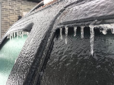 freezing rain warning leads  schools cancelled  pei monday