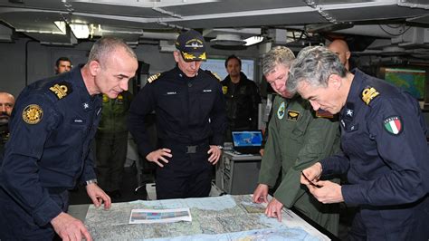 Il Comandante Di STRIKFORNATO E Il Comandante In Capo Della Squadra