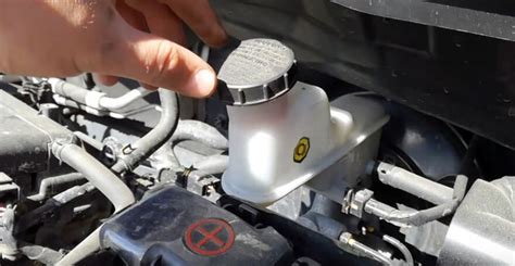 Сколько тормозной жидкости в киа рио 3