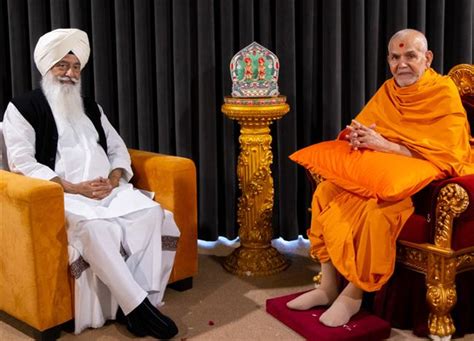 Radha Swami Dera Chief Participates In Pramukh Swami Maharaj Shatabdi