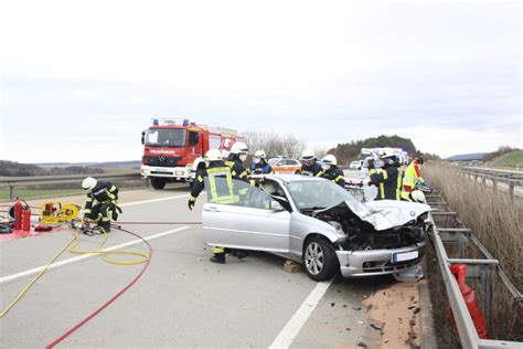 Unfall A38 A38 voll gesperrt Lkw übersieht Auto beim Überholen vier