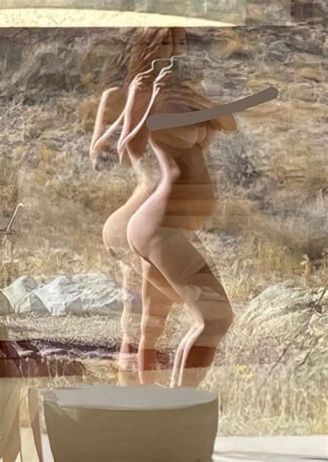 Emily Ratajkowski Shows Her Pregnant Naked Body 2 Photos TheFappening