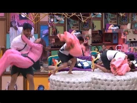 Bigg Boss Shehnaz Gill Funny Fight With Siddharth Shukla Front Of