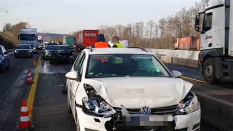 Sinsheim Massen Crash Auf Der A Langer Stau Wegen Unfall In