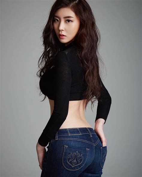 Asian Jeans에 있는 Kyousuke님의 핀 모델 여성 청바지 패션 예쁜 여자 얼굴