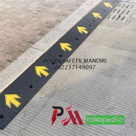 Jual RUBBER RAMP CURB THRESHOLD 95X23X5 CM KARET TANJAKAN KURSI RODA