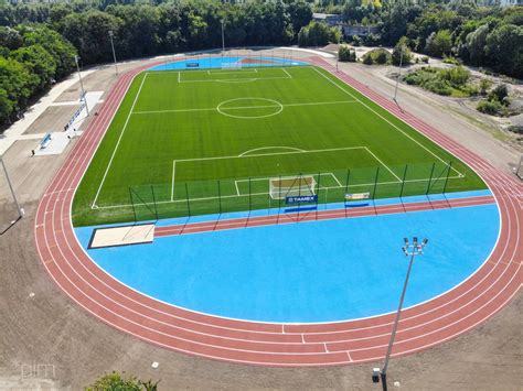 Nowe boisko z bieżnią przy stadionie lekkoatletycznym na Golęcinie