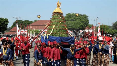 Sekaten Tradisi Keraton Yogyakarta Dan Surakarta Yang Tak Lekang Waktu