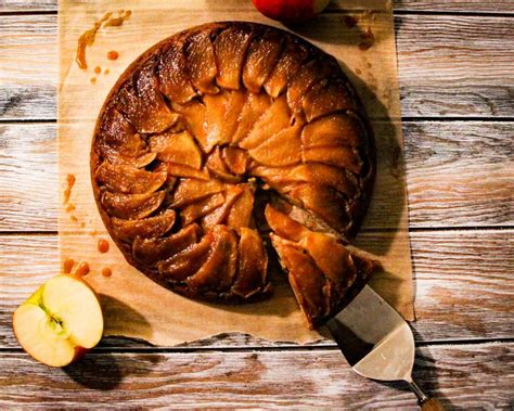 Spiced Apple Upside Down Cake Is A Gorgeous And Delicious Holiday