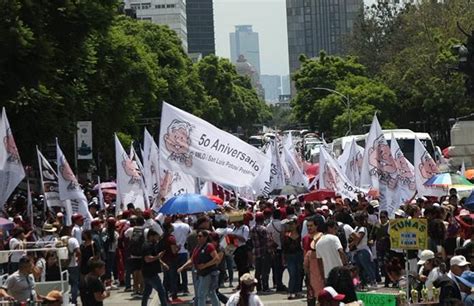 Asisten M S De Mil Personas Al Amlo Fest