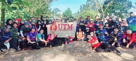 Peserta Jayakan Utm Sireh Park Hike Sempena Hari Hutan