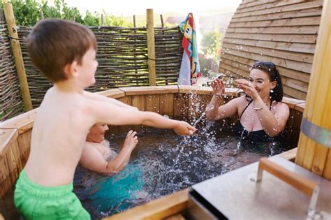 Glamping In Yorkshire With Hot Tub At Humble Bee Farm
