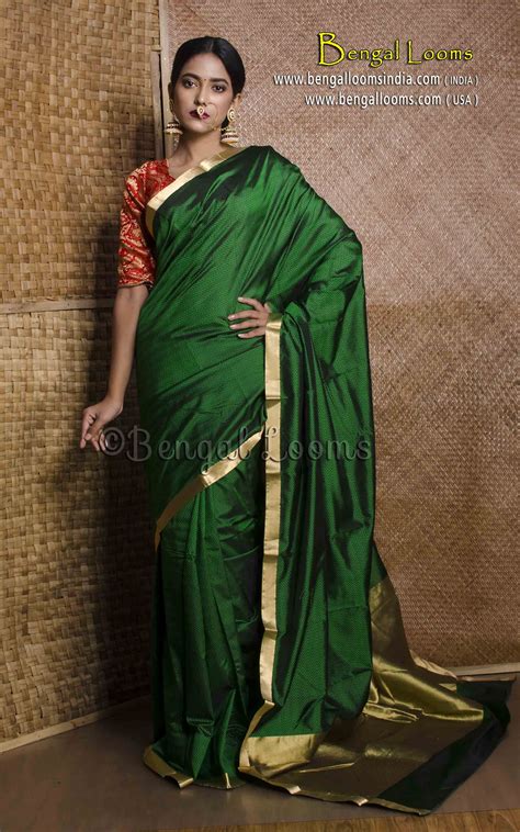 Pure Handloom Kanchipuram Silk Saree In Bottle Green And Gold Bottle