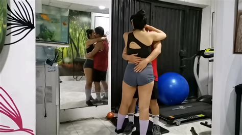 Mi Entrenador Personal Me Tapa La Boca Para Que No Escuchen Mis Gemidos En El Gimnasio Xnxx