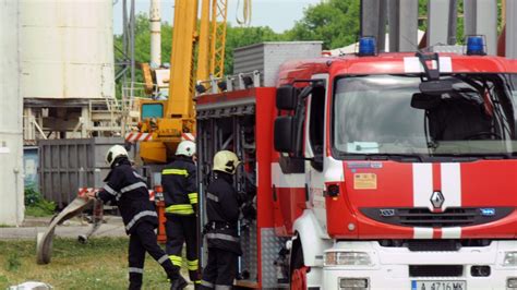 Пожарникари даряват за деца на загинали служители на МВР - Общество ...