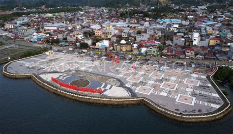 Pantai Anjungan Manakarra Antara Foto