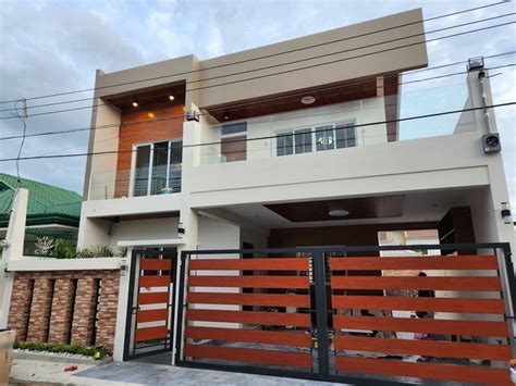 Brand New 5BR Modern Two Storey House With Pool Houses And Lots