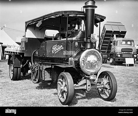 Foden Steam Wagon 1916 Hi Res Stock Photography And Images Alamy