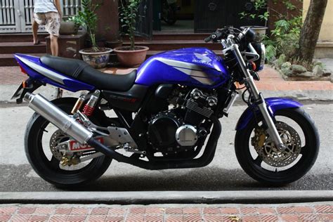 Honda CB 400 SB Ưu điểm vượt trội và động cơ mạnh mẽ Nhấp để biết