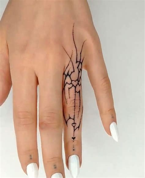 Pin de ﾟ ur doll en tats Tatuajes bonitos Tatuajes simplistas