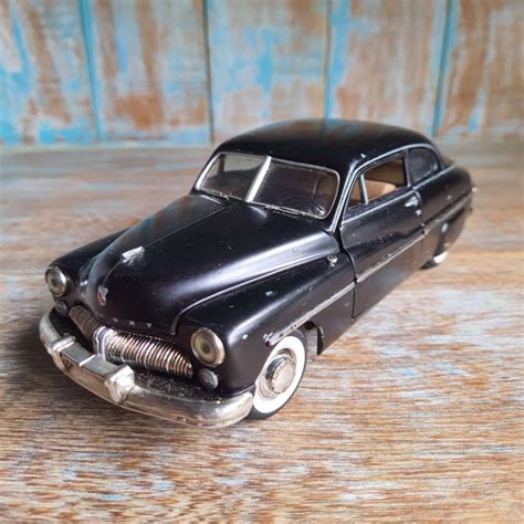 Carrinho Miniatura De Ferro Antigo Classic Metal Works