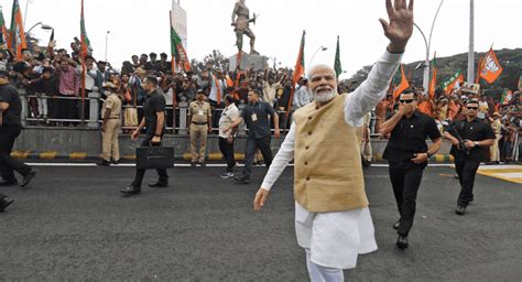 Modi Bangalore Visit Live Updates Pm Modi Arrives In City To Unveil Statue Of Kempegowda Open