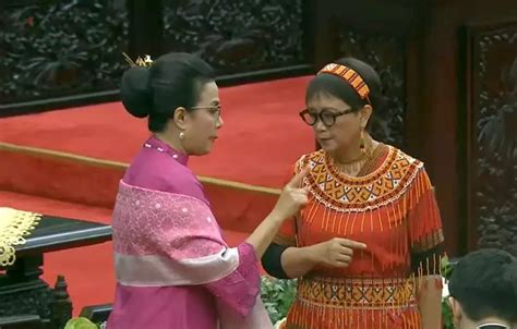 Menlu Retno Kenakan Baju Adat Toraja Dalam Sidang Tahunan Mpr