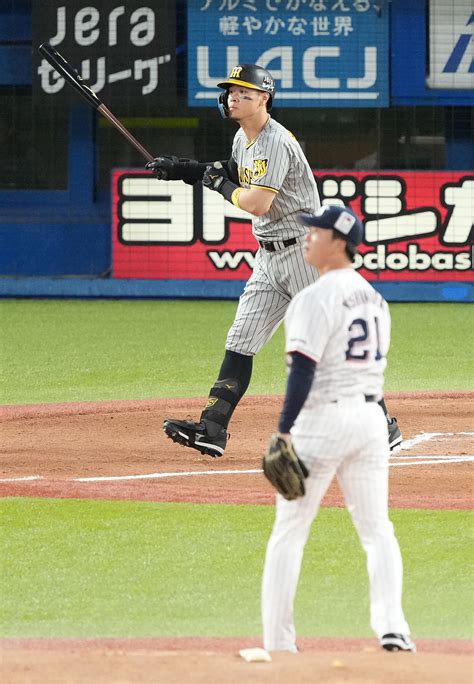 【阪神】佐藤輝明、前日仰天弾に続く今季初2試合連続アーチの17号3ラン 得意の神宮で大暴れ プロ野球写真ニュース 日刊スポーツ