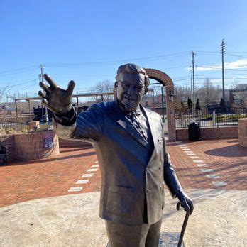 COLONEL SANDERS STATUE - Updated September 2024 - 201 S Main St, Corbin ...