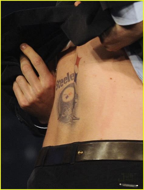 Jake Gyllenhaal Gets Back Tattoo Of Pittsburg Steelers Photo 2399934