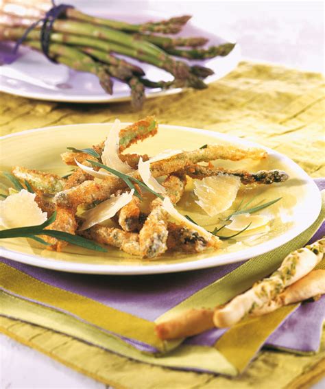 Asperges frites au Sbrinz AOP et à l estragon avec grissini aux