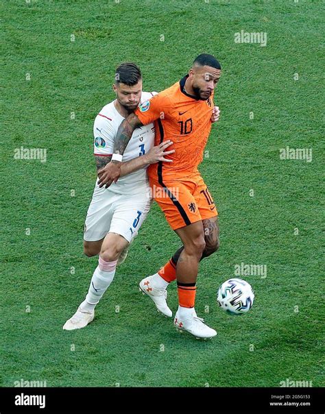 Netherlands S Memphis Depay Holds Off Czech Republic S Ondrej Celustka