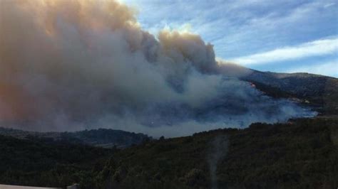 El incendio de Culla arrasa 400 hectáreas a y los desalojados regresan