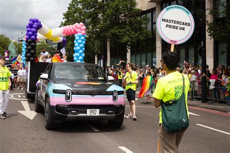 MasterCard Eco Parade London Pride 2023 - Green Marvel & Celebrations ...