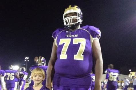 Meet Dondre Harris The 7 Foot 375 Lb Dl Who Was Too Big For College