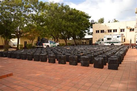 Decomisan Paquetes De Cigarros De Contrabando Trasladados En Un