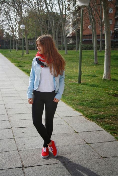 Introducir Imagen Outfit Con Tenis Rojos Abzlocal Mx