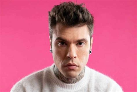 Il Lupo Perde Il Pelo Ma Non Il Vizio Fedez Torna Con Una Novit Ma