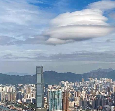 【維港會】「飛碟雲」再乍現維港 星島日報