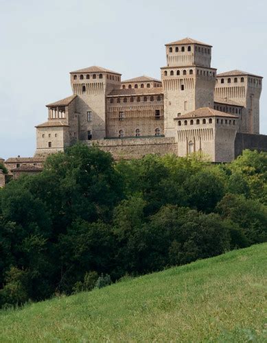 Torrechiara Castle Fairytale Castle Near Parma Italy Psychedup