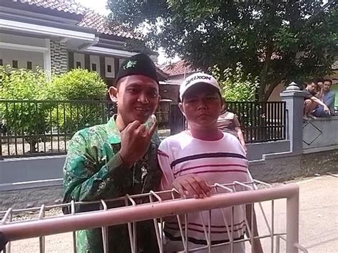 Ketua Dan Anggota DPRD Kab Pekalongan Salurkan Hak Pilihnya Serta