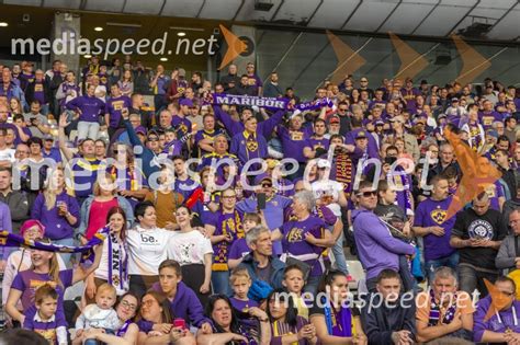 Mediaspeed Dvig pokala po zadnji domači prvenstveni tekmi NK Maribor