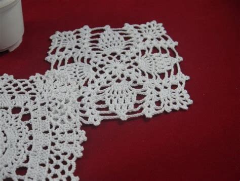 Wholesale 100 Cotton Hand Made Crochet Doily Table Cloth 3 Designs Custom Square 15 20cm